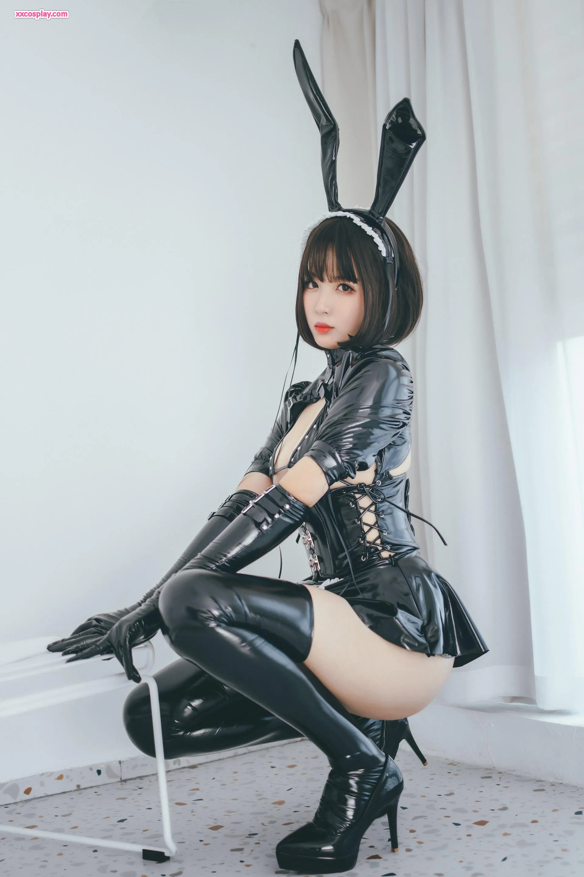 Xuan Xiao Xuejie: Seductive Bunny Maid in Latex